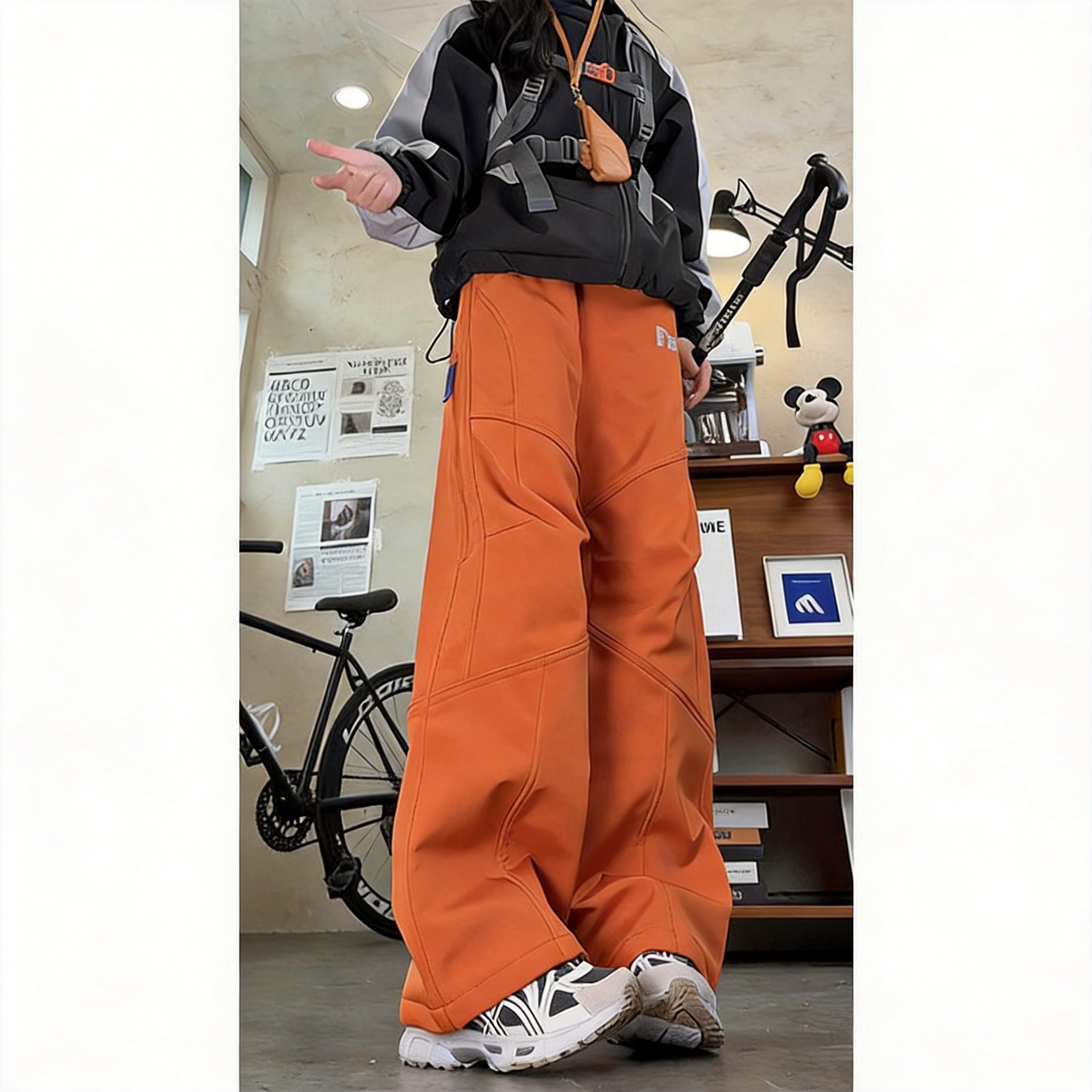 Waterproof Fleece-Lined Thickened Outdoor Hiking Pants for Men and Women, Autumn and Winter Side Zipper Loose Fit Large Size Casual Long Pants