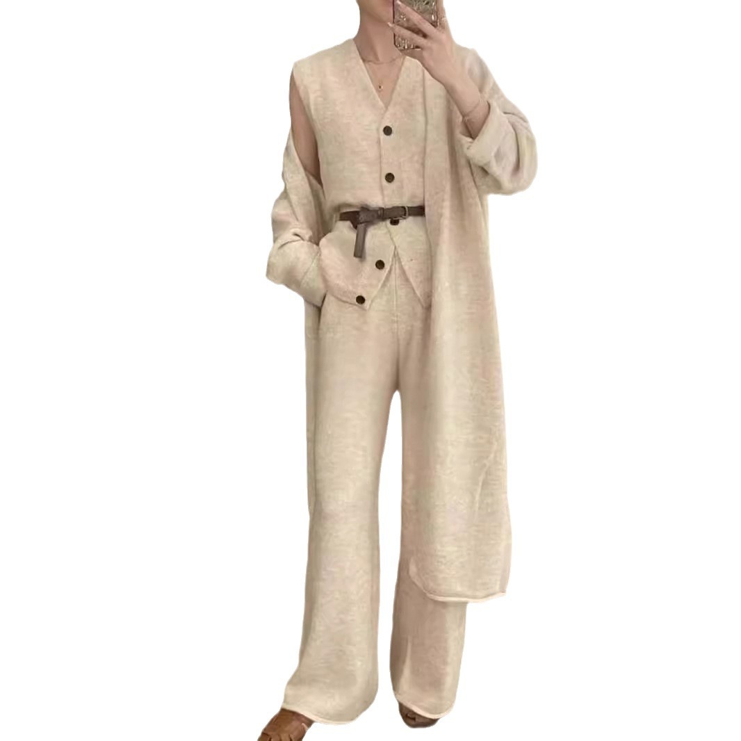 "Architektonischer Strick-Poweranzug – Ärmellose Weste + Hose mit weitem Bein | Monochromer Minimalismus für Corporate Alchemy"_voghion.com