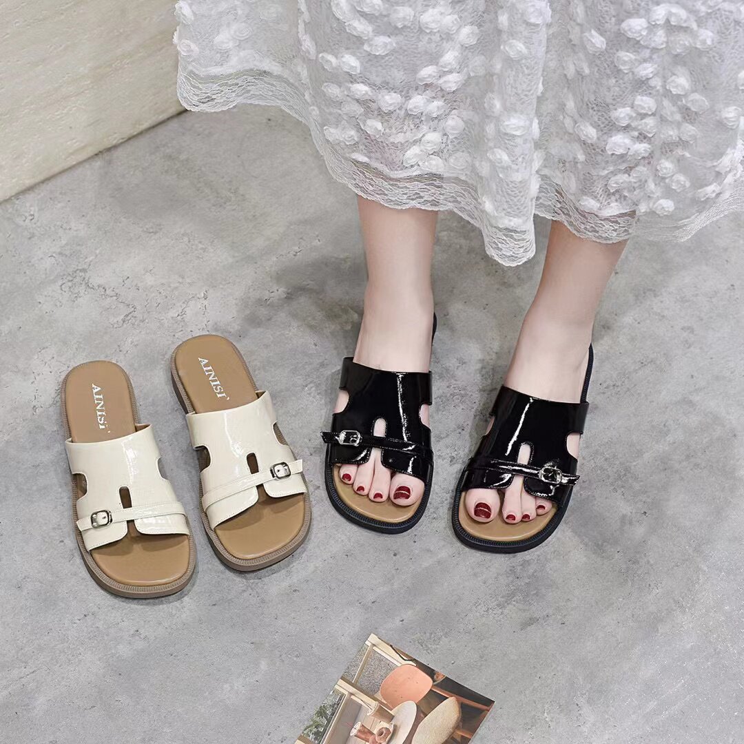 Dép sandal nữ đế bệt da thật quai chữ V hở ngón đi biển — màu đen