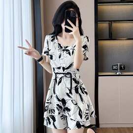 洋气套装夏季韩版印花显瘦气质遮肚修身时尚上衣短裤两件套女