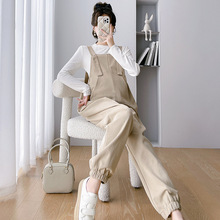 实拍现货 孕妇背带裤时尚外穿减龄大码2023秋冬季宽松孕妇装套装