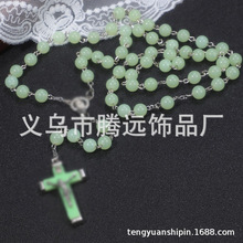 跨境8mm宗教十字架夜光串珠合金吊牌长链男女时尚首饰念珠项链