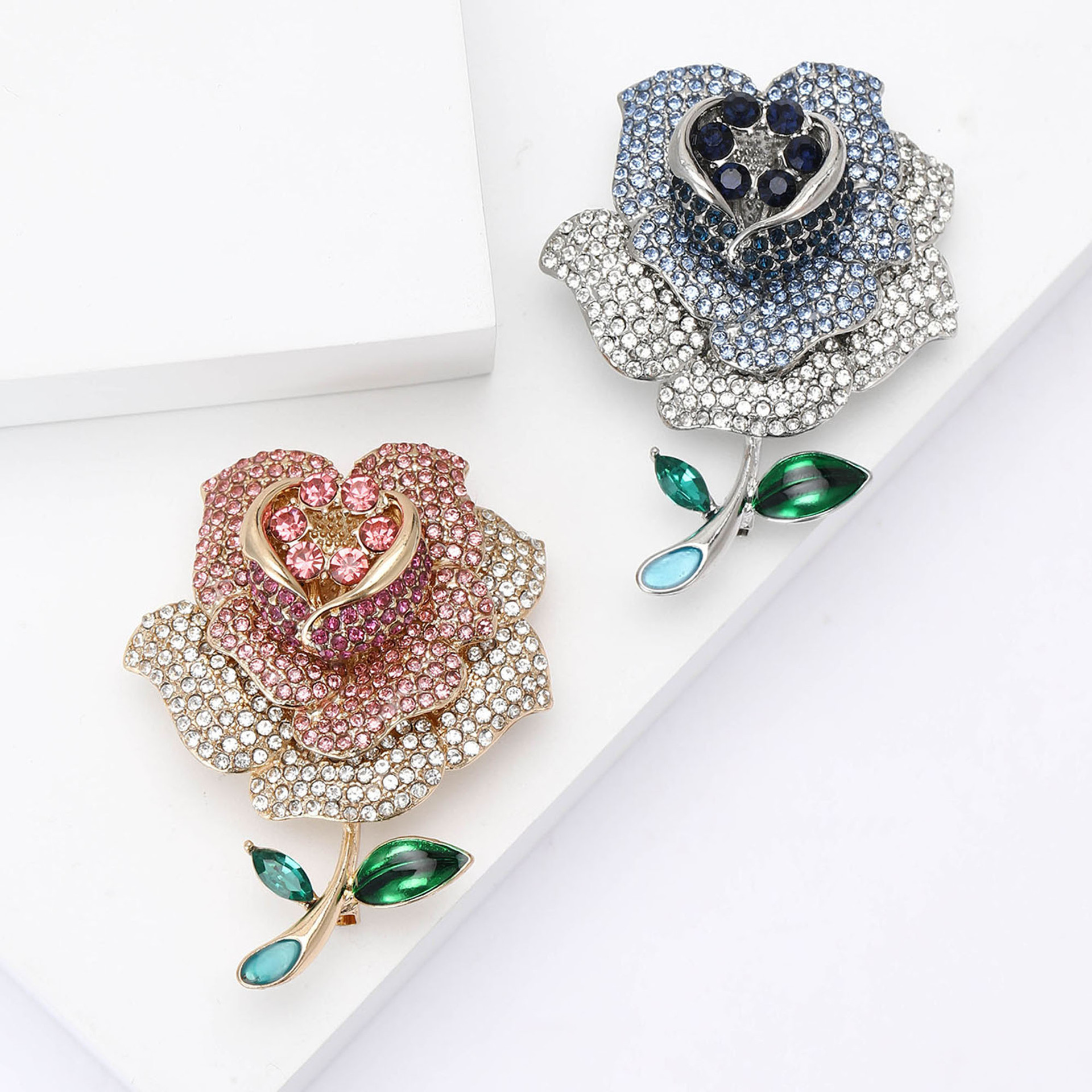 39g Weight Elegant Vintage Style Pin Rose Flower Alloy Rhinestones Women's Brooches