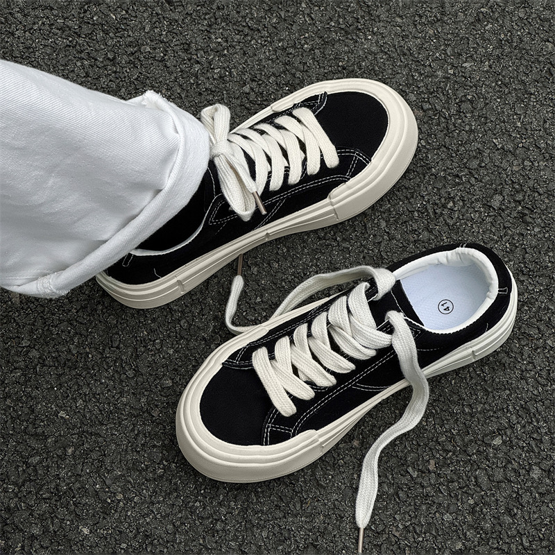 Zapatos de lona casuales 2025 nuevos zapatos de tabla bajos moda estilo Hong Kong zapatos de plataforma de bizcocho de verano para estudiantes