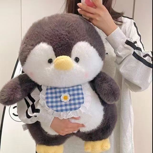 新款可爱围兜企鹅毛绒玩具公仔卡通玩偶儿童生日礼物送女友批发