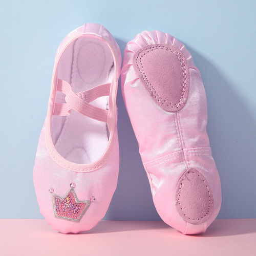 新款儿童舞蹈鞋芭蕾舞跳舞鞋形体练功鞋缎面绣花皇冠猫爪鞋瑜伽鞋