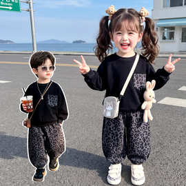 韩版女童贴袋豹纹套装2026新款儿童时尚小女孩洋气两件套小童秋装