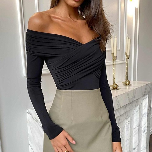 Solid pleated tight long sleeve top