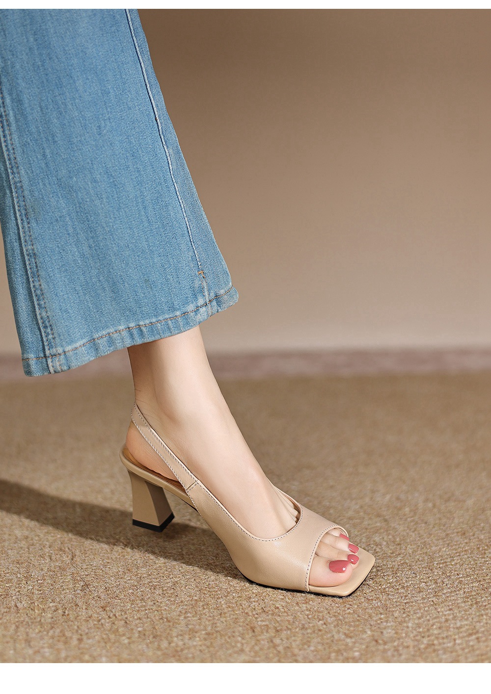Sandal cao gót nữ mũi vuông hở ngón, quai ngang một dây, gót vuông ổn định — màu trắng ngà chi tiết 15