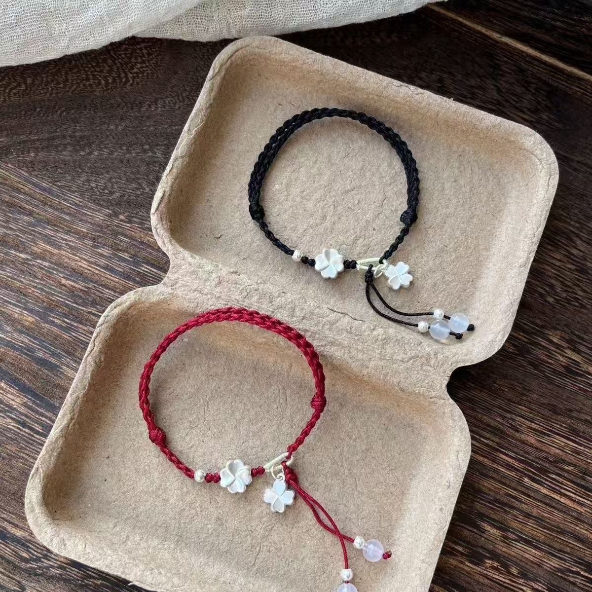 Four-leaf clover lucky bracelet, red cord, adjustable, versatile for couples, sisters, girls, and best friends, 2026 new model
