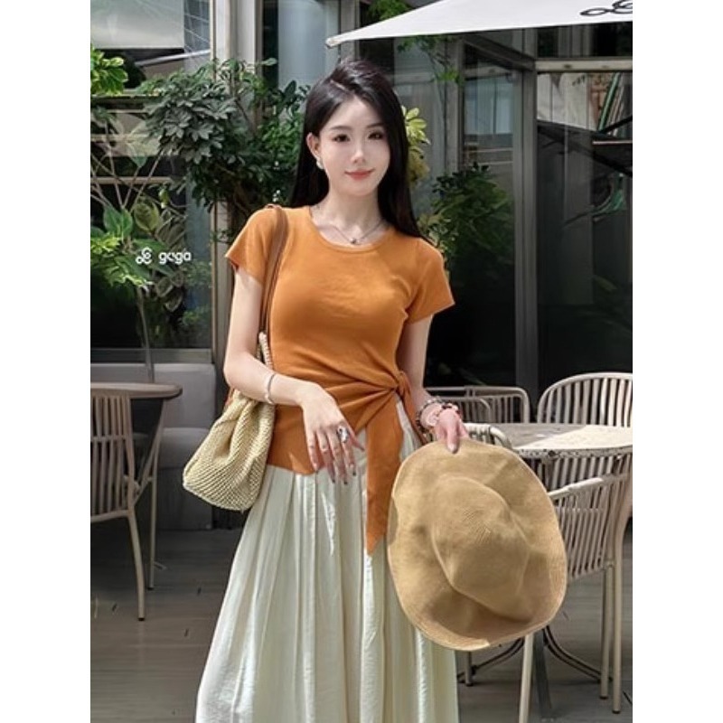 Áo thun nữ tay ngắn dệt kim ôm dáng phối dây buộc — Màu đen