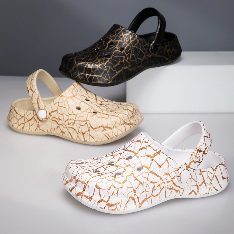 Cross-Border Factory Crocs Printed Large Size Beach Shoes Sandals and Slippers 2025 European and American New Couple Garden Shoes Wholesale