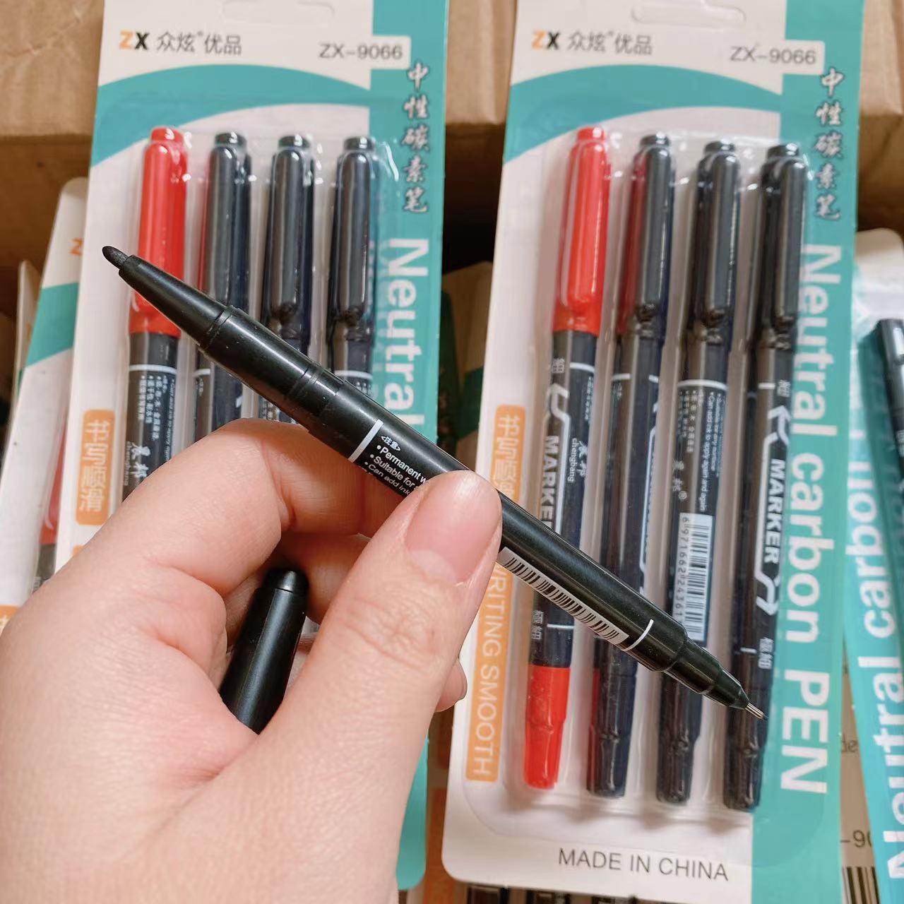 Gran capacidad de doble cabeza gancho pluma gruesa y delgada pluma de doble cabeza arte de los niños pintura cepillo 4 Pack 2 yuanes tienda por departamento de papelería al por mayor