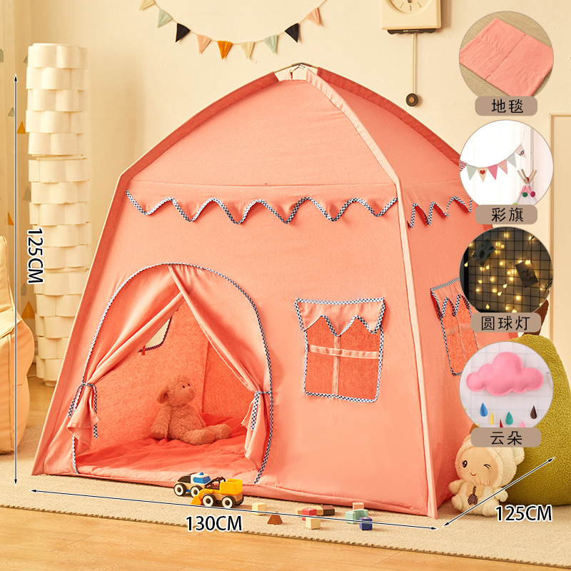 Castillo Rosa + alfombra + banderas de colores + luces de estrellas + nubes