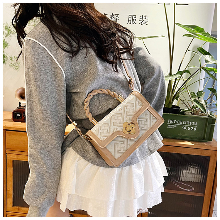 Korean style fresh 2025 Spring/Summer trendy and fashionable crossbody handbag for women, single-shoulder light luxury chanel-style bag undefined