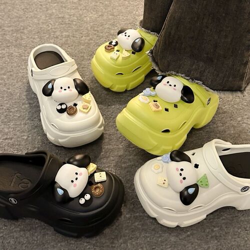 Fashionable loafers with holes for summer outdoor wear, height increasing thick soles, cute beach sandals as accessories, adorable ultra-thick soles.