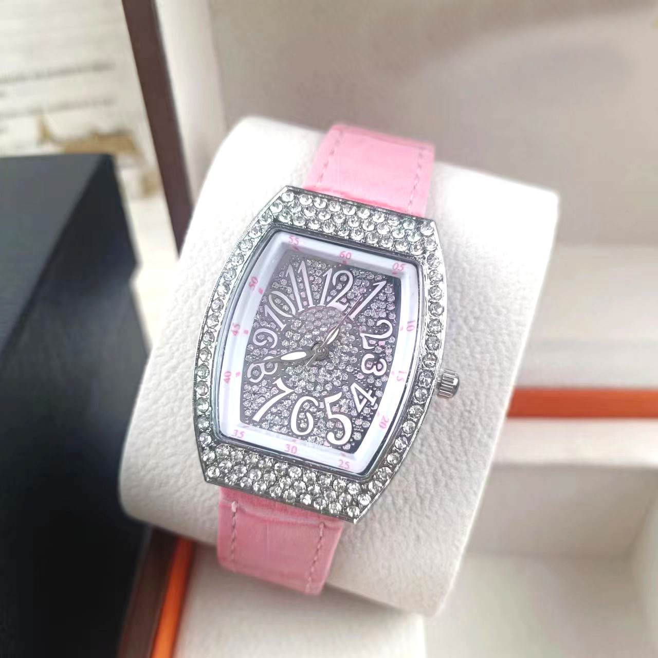 Unisex Gender Simple Style Solid Color Buckle Quartz Watch Women's Watches