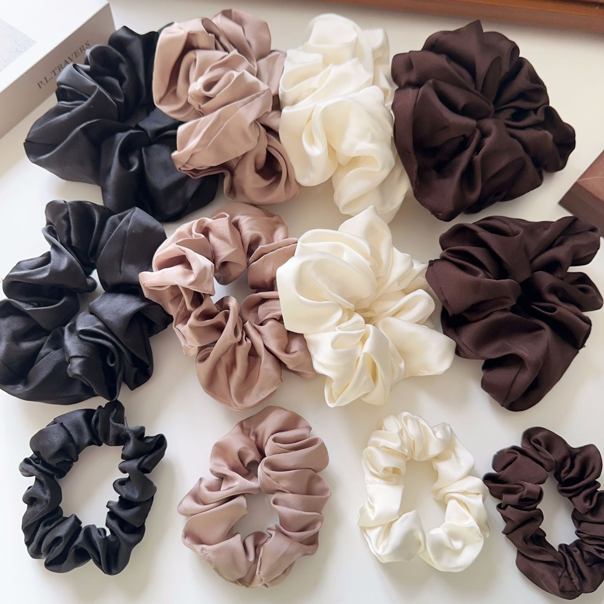 8g Weight Hair Tie Hair Accessories Type 1 Piece Quantity Holiday, Daily Occasion Solid Color Pattern Women's Gender Simple Style, Classic Style Style Women's Simple Style Classic Style Solid Color Cloth Hair Tie 8