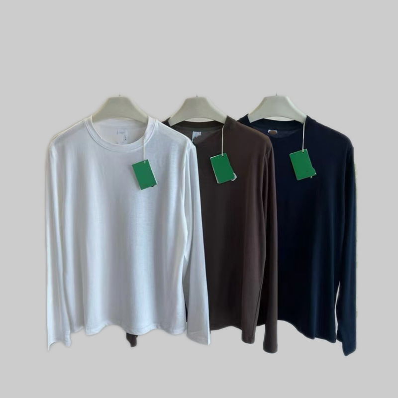 Comfortable and relaxed long-sleeve T-shirt Comfortable and relaxed long-sleeve T-shirt