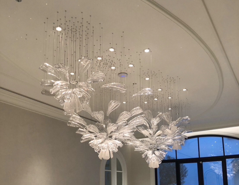 Lámpara de hotel a gran escala, araña de cristal personalizada, lámpara de cristal artesanal, lámpara de cristal en forma de pez, lámpara de Zhongshan, araña grande