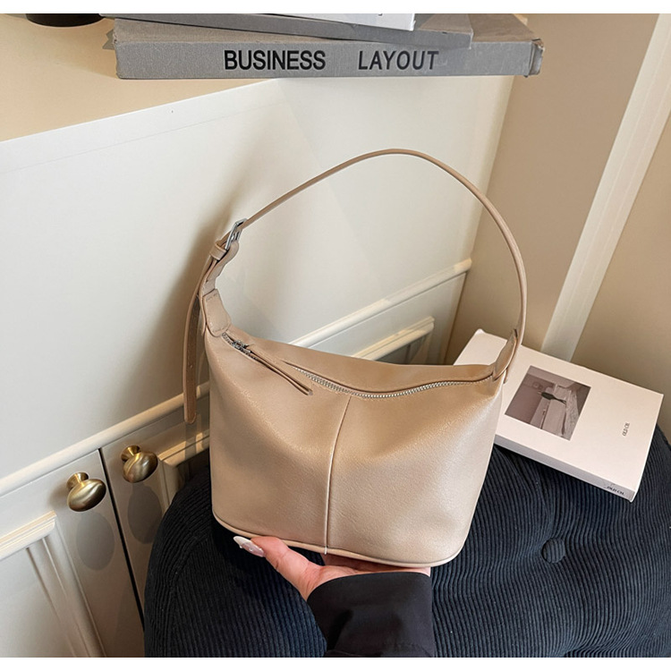 Korean commuter versatile underarm bag for women 2025 New summer fashion dumpling bag Niche single-shoulder crossbody bag trend undefined