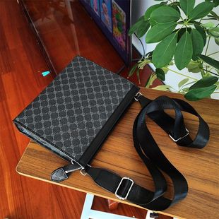 Retro Flower Shoulder Bag, Crossbody Bag, Clutch Bag, Soft Leather Men's Wallet, Commuter Lightweight Backpack, Simple and Fashionable