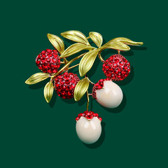Sweet lychee fruit brooch for high-end women, niche design, literary style, fashionable and elegant pin, western clothing accessory