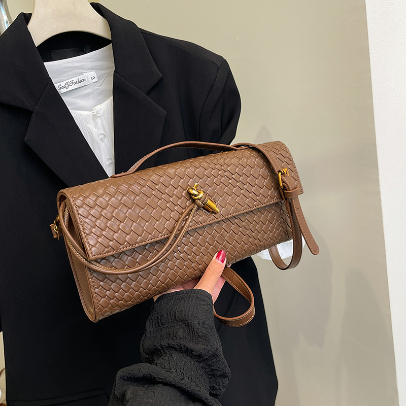 Cross-Border 2026 New Woven Baguette Bag with a Versatile Texture, Retro Evening Bag, Handbag, Soft Leather Crossbody Bag for Women Cross-Border 2026 New Woven Baguette Bag with a Versatile Texture, Retro Evening Bag, Handbag, Soft Leather Crossbody Bag for Women