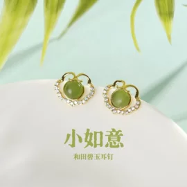 蒂奇亚小如意碧玉耳钉：S925纯银新中式国风玉石耳饰解析