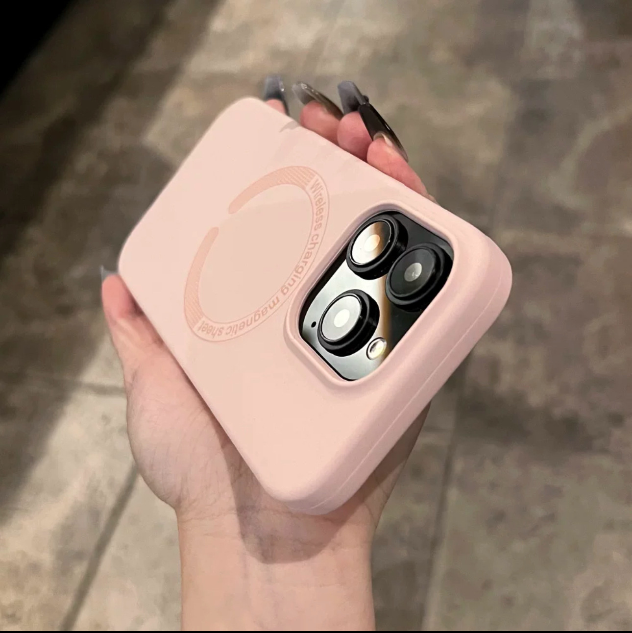 Nueva succión magnética de silicona líquida para iPhone15 funda para teléfono móvil 14ProMax agujero grande 12 Apple 13 hombres y mujeres 14