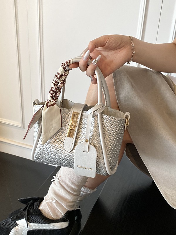 Bolsa de tejido para mujeres 2025 nuevo estilo de alto nivel de verano bolso de hombro para mujeres bolso de cubo de mano