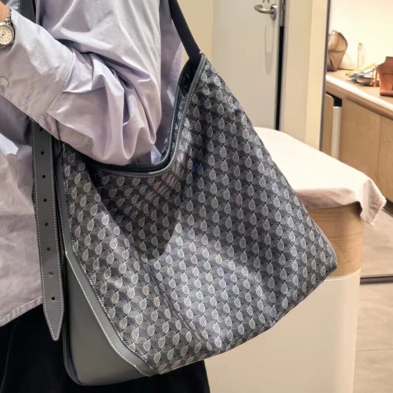 2026 New Desana Women's Bag Lucky Charm Hobo Bag Monogram Bag Handbag Shoulder Bag Crossbody Bag Underarm Bag