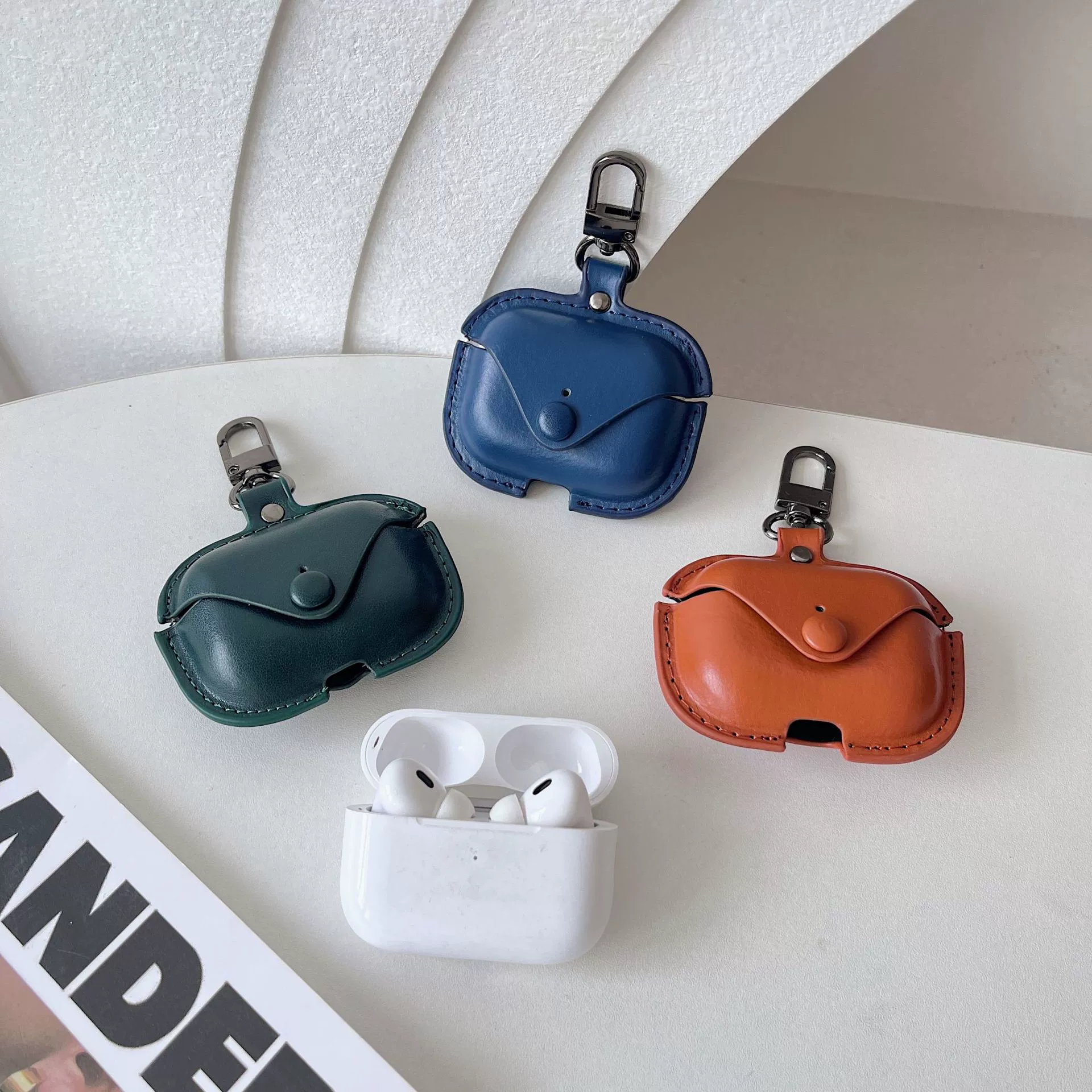 Кожаный чехол Bodisi для AirPods Pro с брелком – компактный чехол для защиты в жирной коже, 5x6x3 см, 0.03 кг