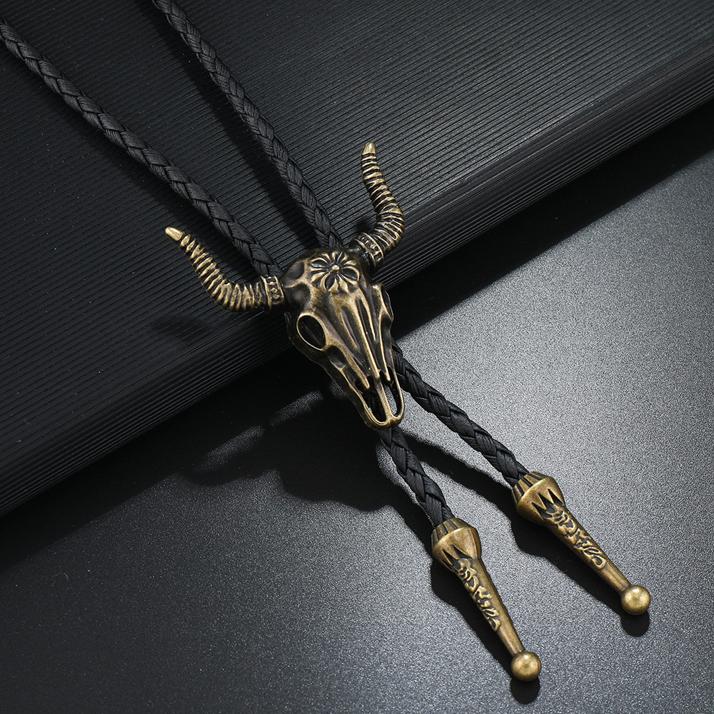 Colar comprido vintage com pendente de cabeça de vaca_voghion.com