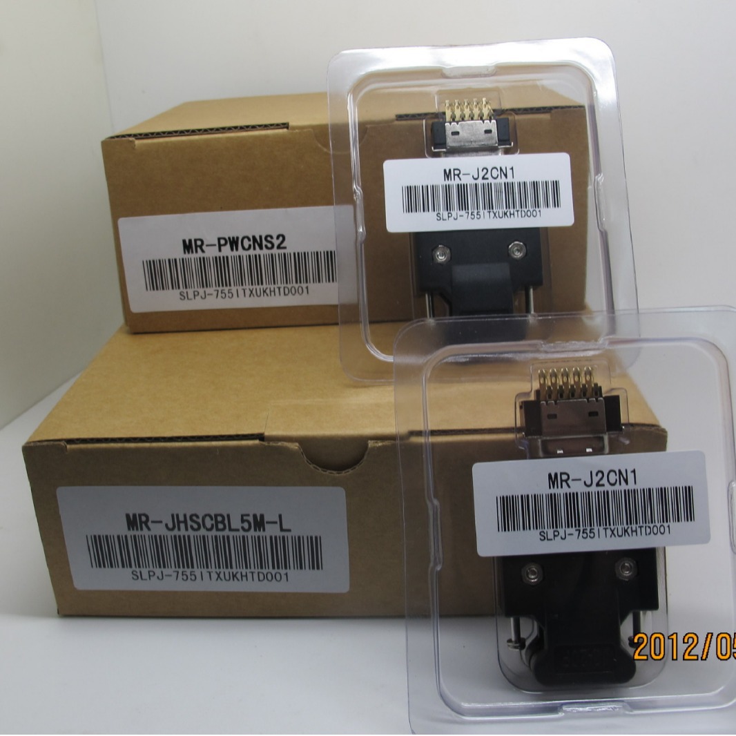 J4 CN8电缆 MR-D05UDL3M-B 适用三菱 触摸屏电缆线