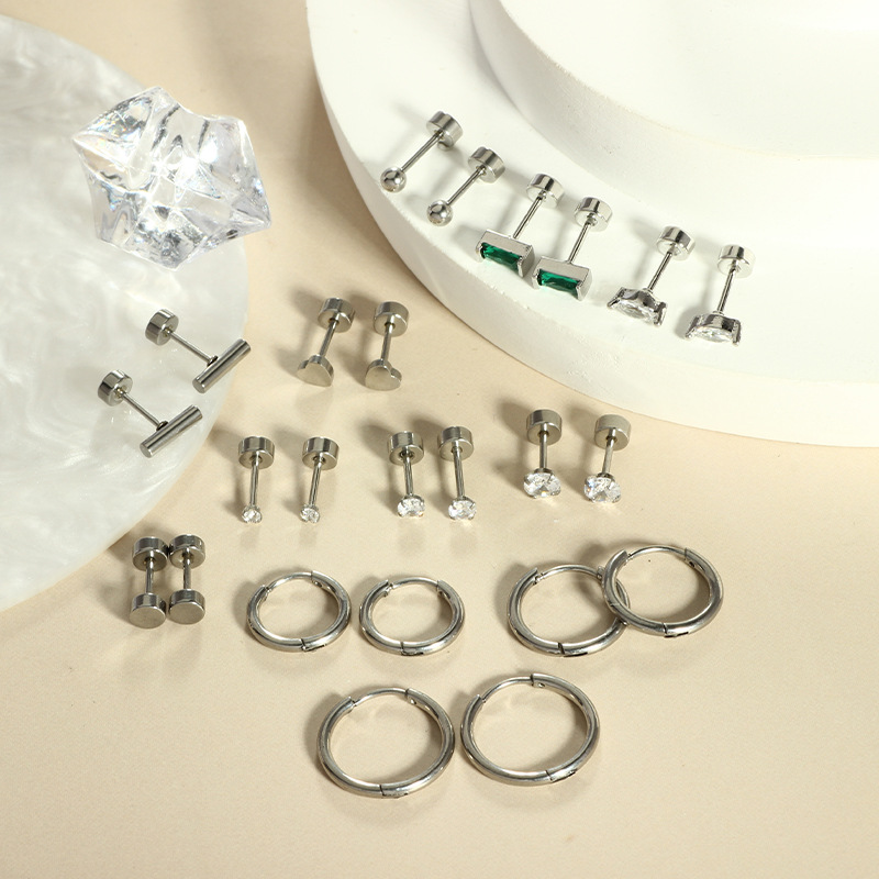 Pointed titanium steel lip stud product view