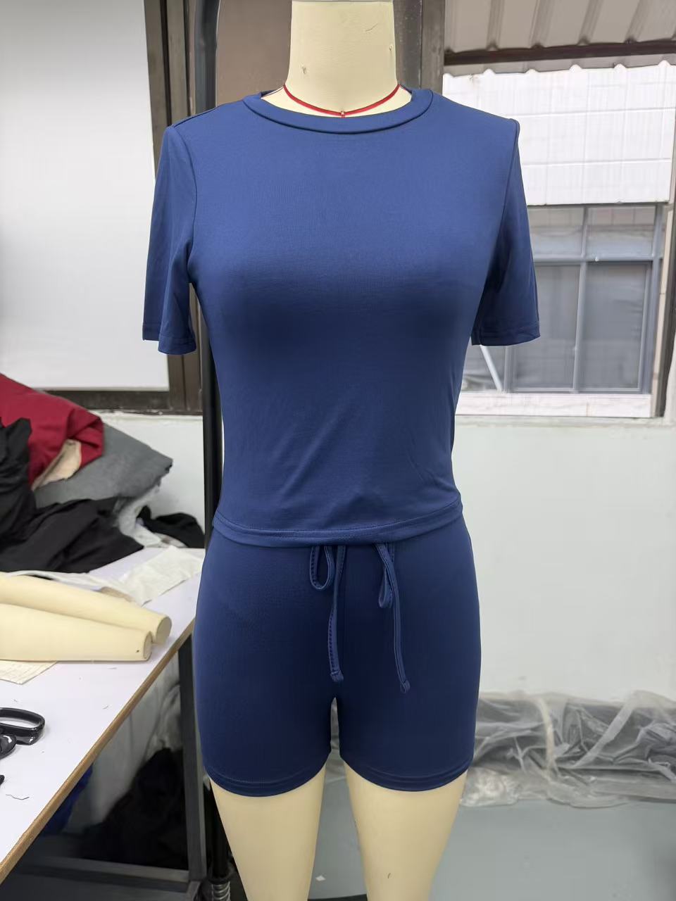Einfarbiges Yoga Shorts Set Mit Bindegürtel Für Damen_voghion.com