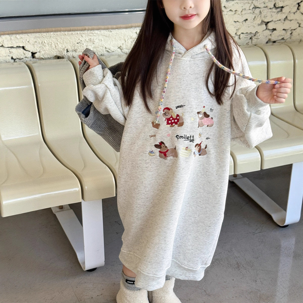 瑜瑜公主 女童韩版冬季加绒彩点卡通重工刺绣连帽慵懒风卫衣长裙