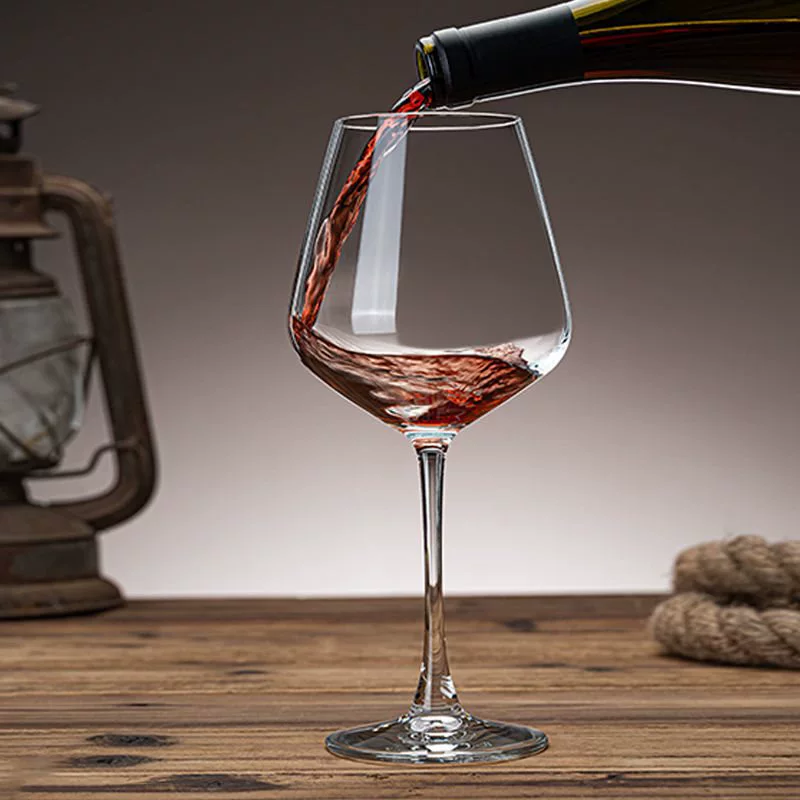 Набор высоких бокалов для вина бордового цвета из безсвинцового хрусталя для дома