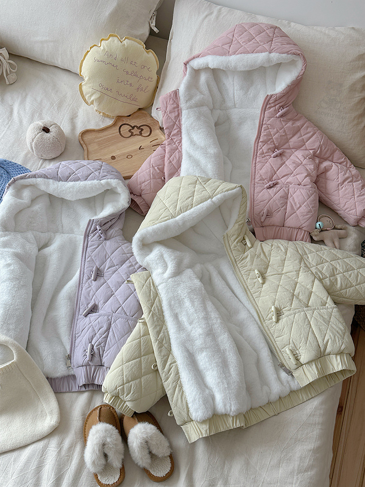 [en stock] chaqueta de algodón de invierno para niñas 2025 nuevo tipo de piel de conejo para niños con camisa de algodón espesa y dulce