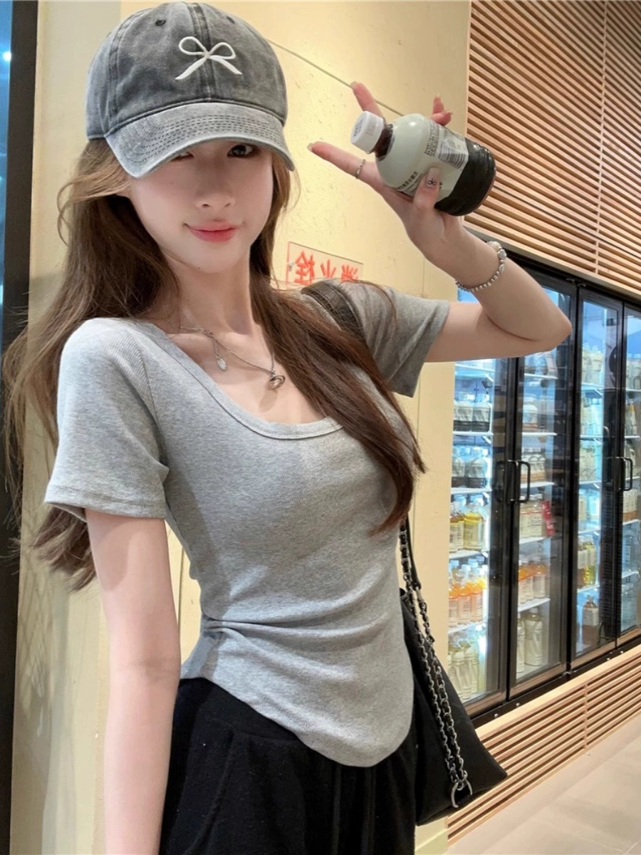 Женская летняя футболка с короткими рукавами, новый сексуальный стиль чистой страсти, тонкий короткий топ с круглым вырезом и изогнутым подолом, модный дизайн