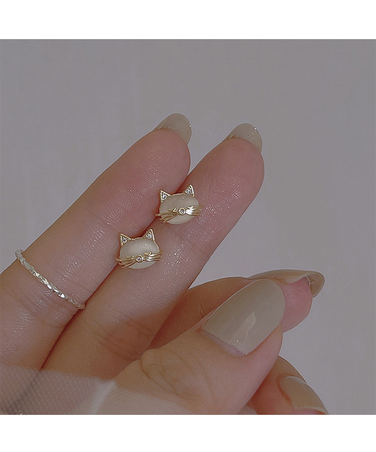 6g Weight Cat's Eye Stone, Zircon Inlay Material Ear Studs Classification 1 Pair Quantity Holiday, Daily Occasion Copper Material Four Leaf Clover, Cat, Flower Pattern Women's Gender Plating, Inlay Design Simple Style Style 1 Pair Simple Style Four Leaf Clover Cat Flower Plating Inlay Copper Cat's Eye Stone Zircon Ear Studs 6