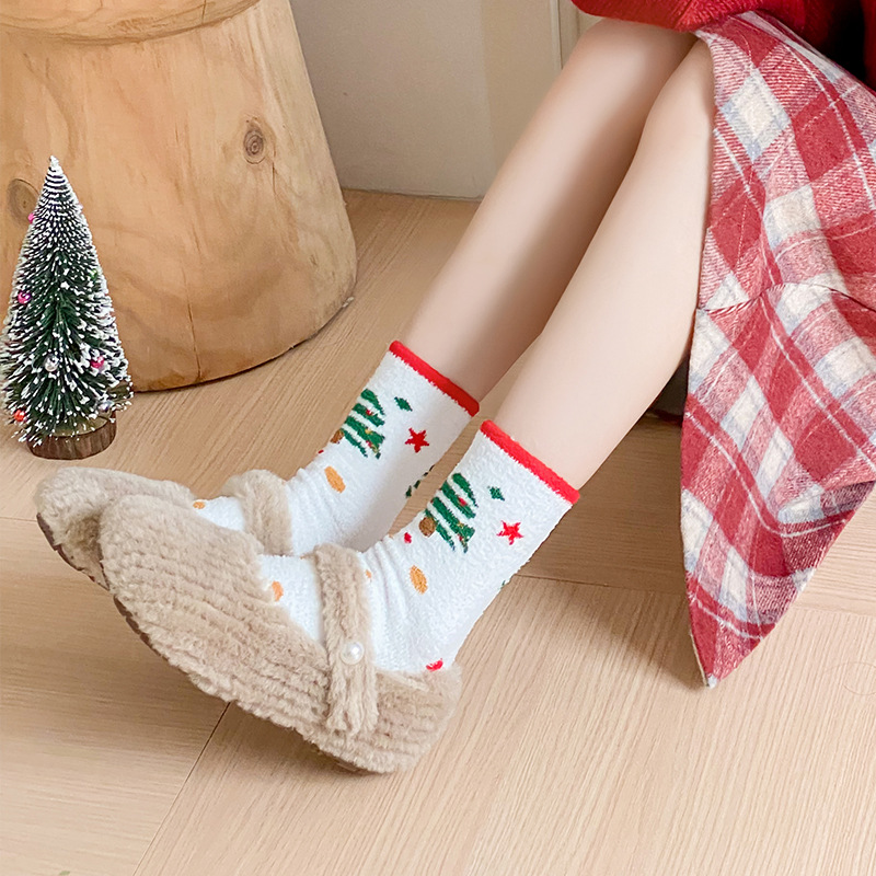 Calcetines de terciopelo bilaterales de Navidad creativa calcetines de media pantorrilla de dibujos animados Otoño e Invierno calcetines de Navidad europeos y americanos calcetines de media pantorrilla rectos de Santa Claus