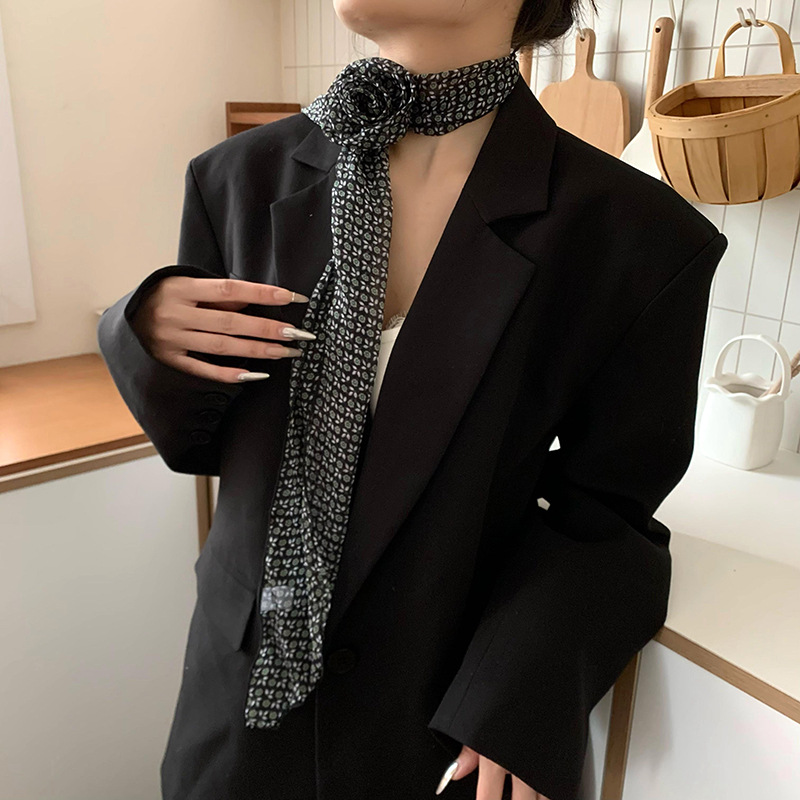 Bufanda de seda, banda larga, sentido de alta calidad, lunares, corbata delgada y estrecha, cinturón, bolso envuelto, cinturón para el cabello, cinta para el cabello, serpentina