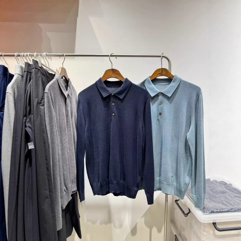 New Long-Sleeved Knitted Wool Shirt for Men, Suitable for All Seasons, in a Simple Solid Color with a Skin-Friendly Turn-Down Collar