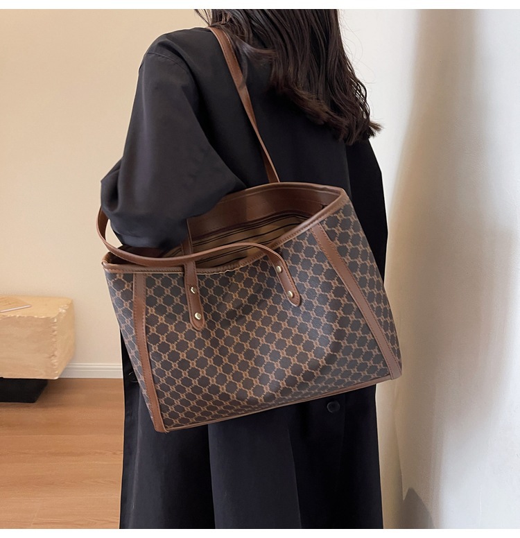 High-end, stylish, versatile, hand-carry bag for women, 2025 new trendy and popular single-shoulder bag with large capacity tote bag undefined