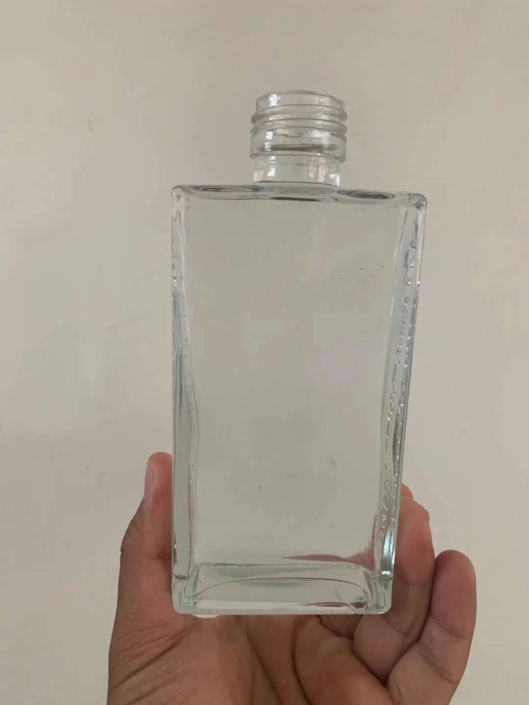 定制酒瓶饮料瓶伏特加玻璃瓶白酒瓶加logo洋酒瓶打样果酒瓶可蒙砂|ms