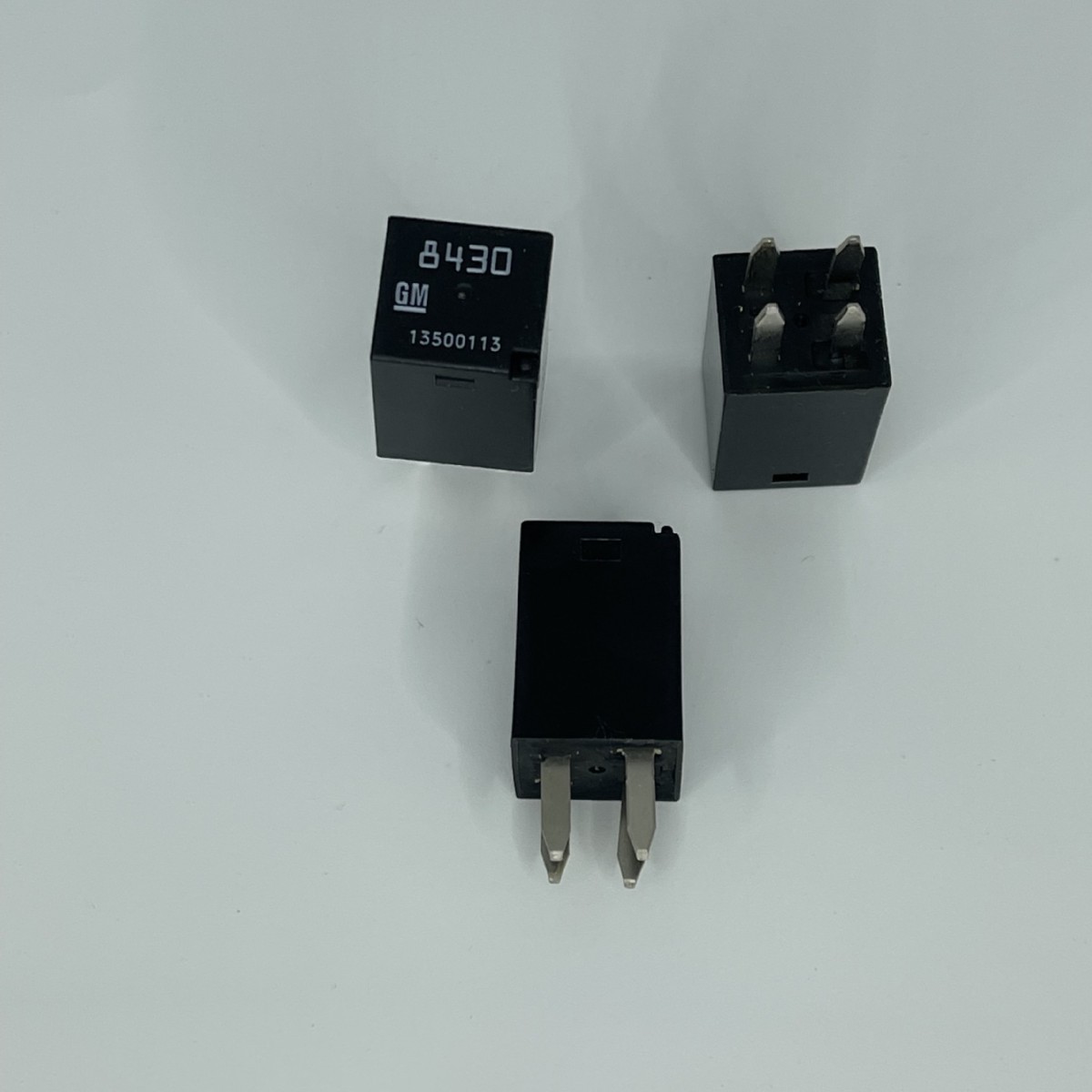 别克君威迈锐宝科鲁兹汽车继电器13500113别克8430继电器