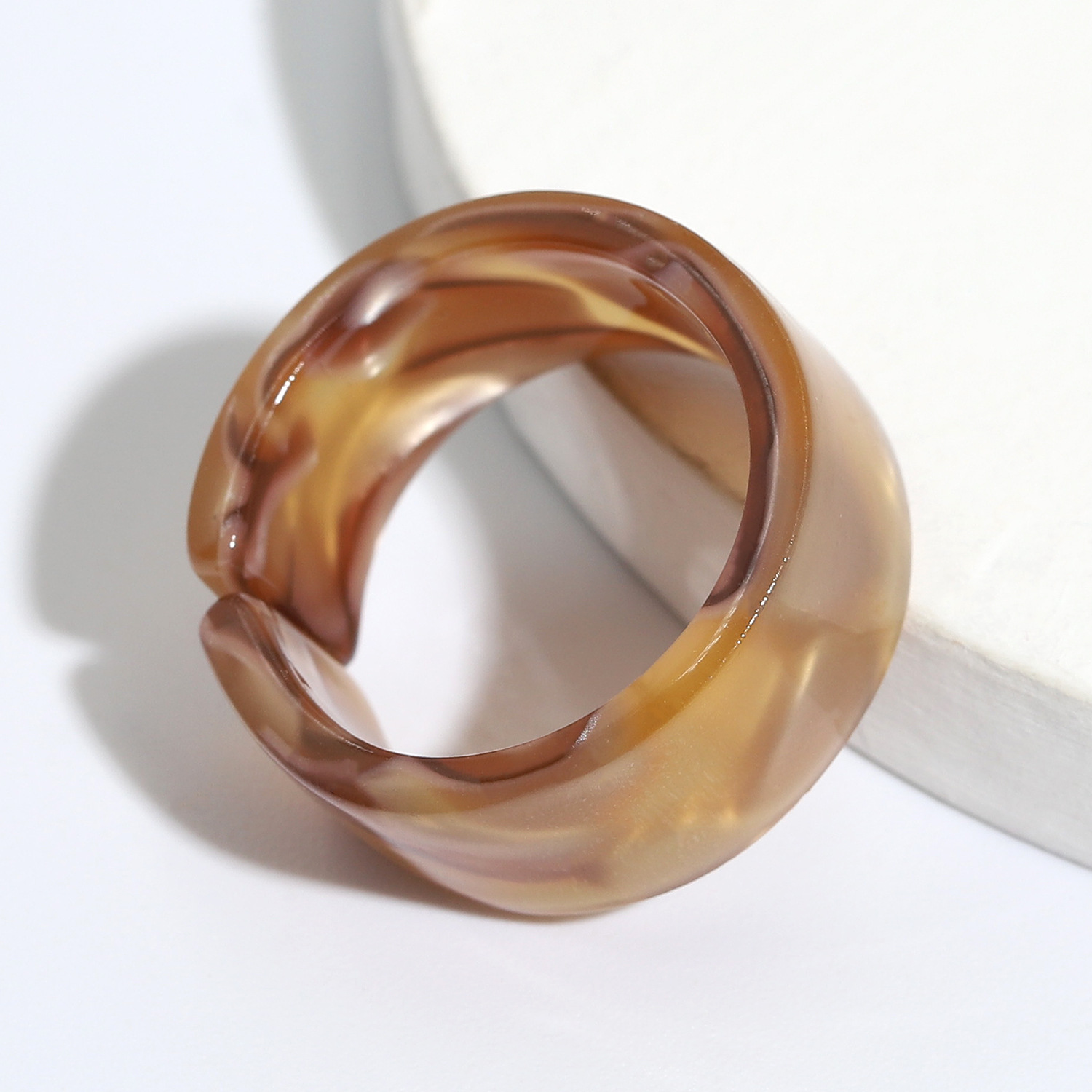 Retro Incomplete Circle Resin Ring display picture 9
