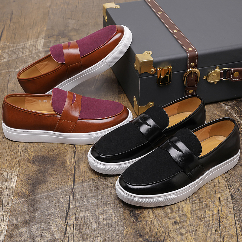Demi-season fashionable trend low loafers English style